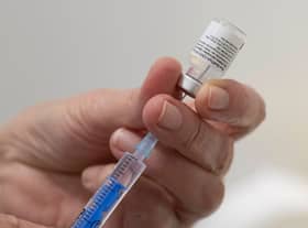 The risk of thrombocytopenia is almost nine times higher in someone infected with coronavirus compared to one vaccine dose (Photo: Getty Images)