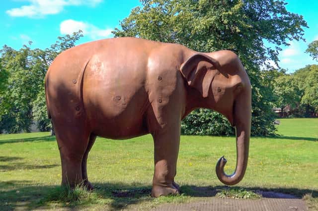 The elephant prior to be vandalised.