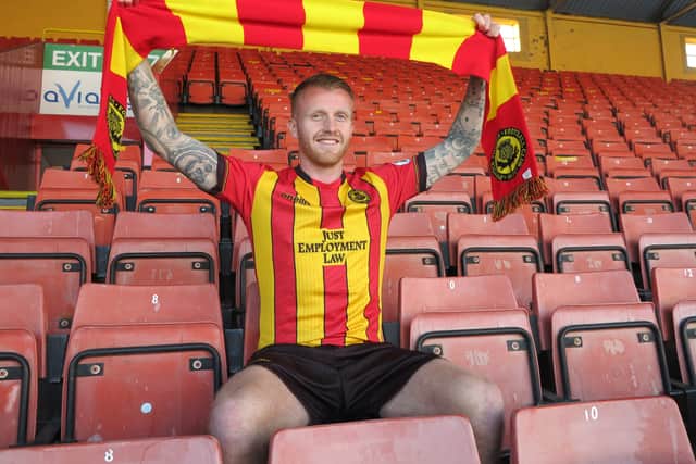 Robbie Crawford signs for Partick Thistle 