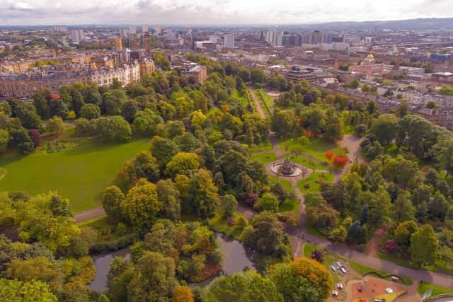 The woman has been forced to walk through Kelvingrove Park.