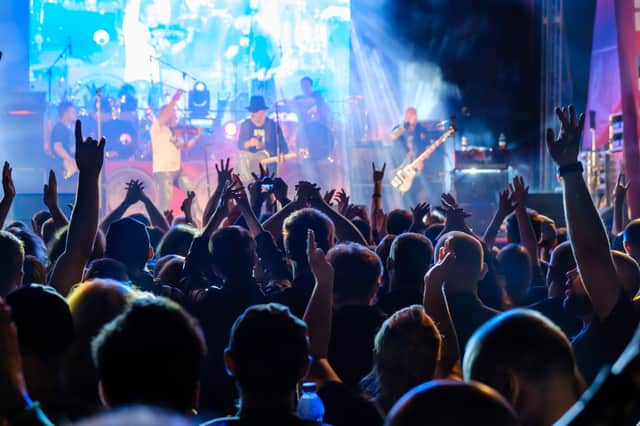 <p>These are some of the best pubs and bars in Glasgow where you can watch live music. </p>