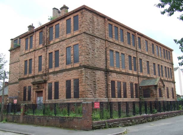 <p>A Glasgow B-listed historic school ravaged by fire is to set to be demolished in the East End. </p>