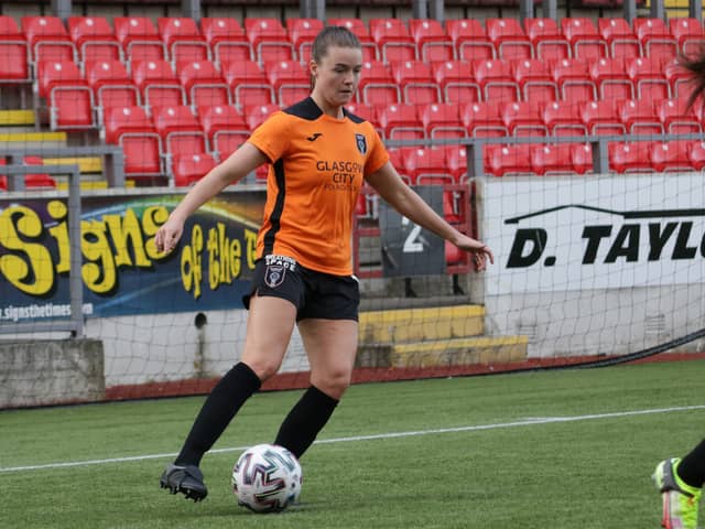 Claire Shine in action for Glasgow City