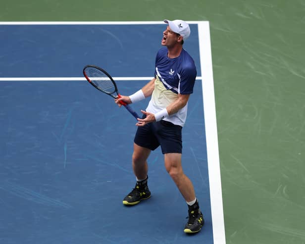 Andy Murray breezes through first round in straight sets