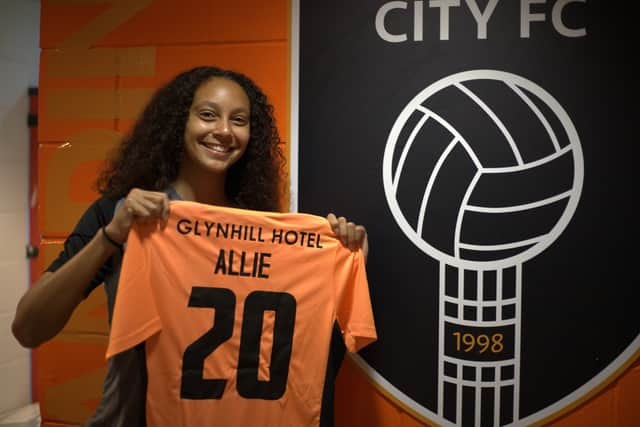 Glasgow City sign South African midfielder Aliyaah Allie (Credit: GCFC x Craig Kelly)