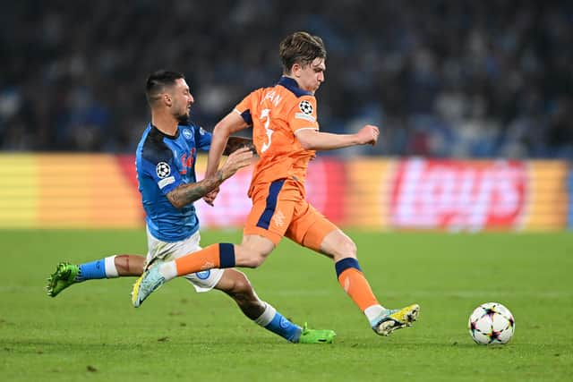 Matteo Politano of Napoli challenges Ridvan Yilmaz of Rangers