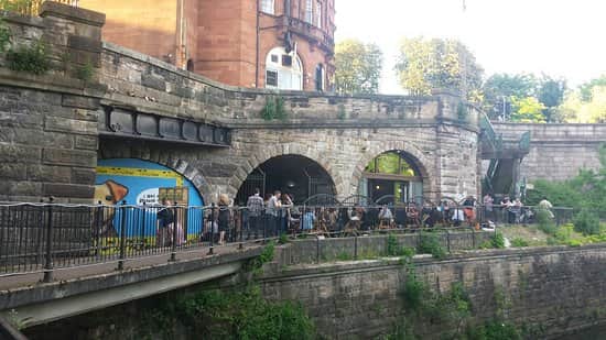 Inn Deep is a must-visit for any Sub Crawl (preferably on a sunny day) and is just a hop over the River Kelvin from Kelvinbridge station.