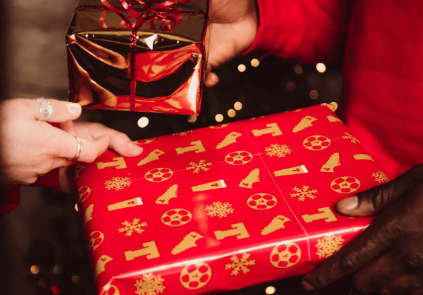 Christmas wrapping paper is just one of many Christmas-themed gifts on offer on the Tennent’s website.