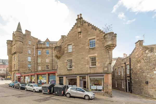 For Sale in Scotland: Immaculate 2-bed flat with views of Edinburgh Castle on the market for £285,000