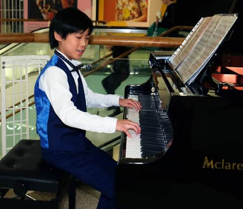 Nathan Lee stunned shoppers with his renditions of classical and pop music