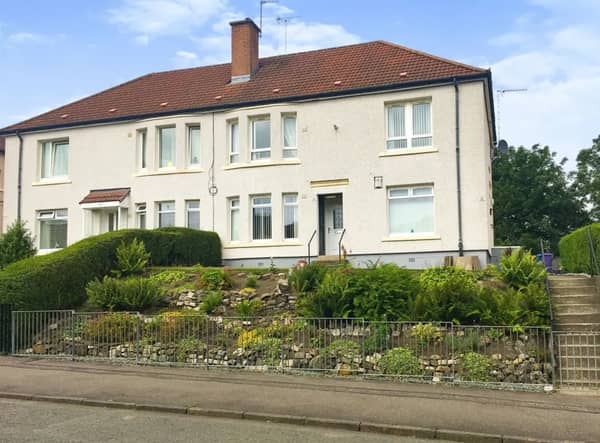 For Sale in Glasgow: Cosy 2 bed cottage flat with front & rear gardens listed for £85,000 