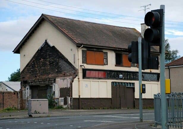 The gutted remains of the Provanmill Inn in 2010 (Pic: Robert Pool)