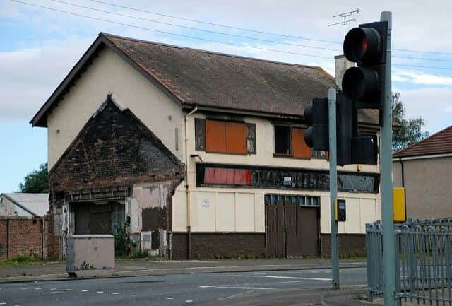 The gutted remains of the Provanmill Inn in 2010 (Pic: Robert Pool)