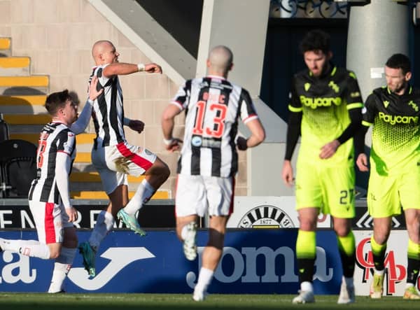 St Mirren striker Curtis Main celebrates his winning goal against Motherwell (Image: SNS Group)