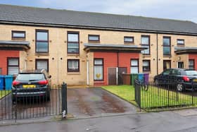 For sale in Glasgow: Low maintenance 2 bed house in a family-friendly neighbourhood on the market for £120,000
