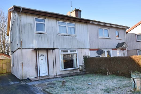 For Sale: Gorgeous semi-detached 3 bedroom house with large windows & private gardens for £100,000