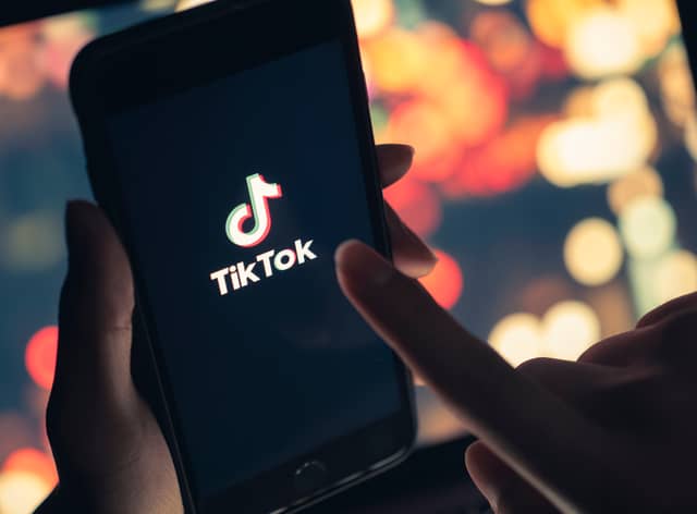 A new trend doing the rounds on Tiktok claims to improve your sleep by listening to  ‘colour noise’ 
