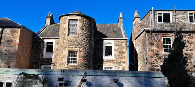 £10,000 Victorian attic flat on idyllic Scottish island to be auctioned in Glasgow - but there’s a catch