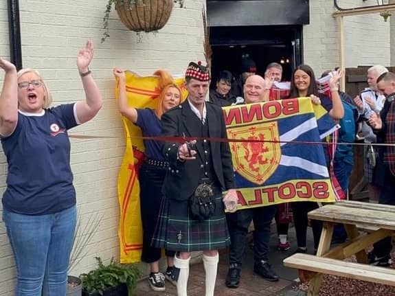 The Florida Park bar has received an £85,000 garden refurbishment and was officially opened by one of the pub’s regulars on Saturday ahead of the Scotland vs Cyprus match (Image: Elaine Ferrie)