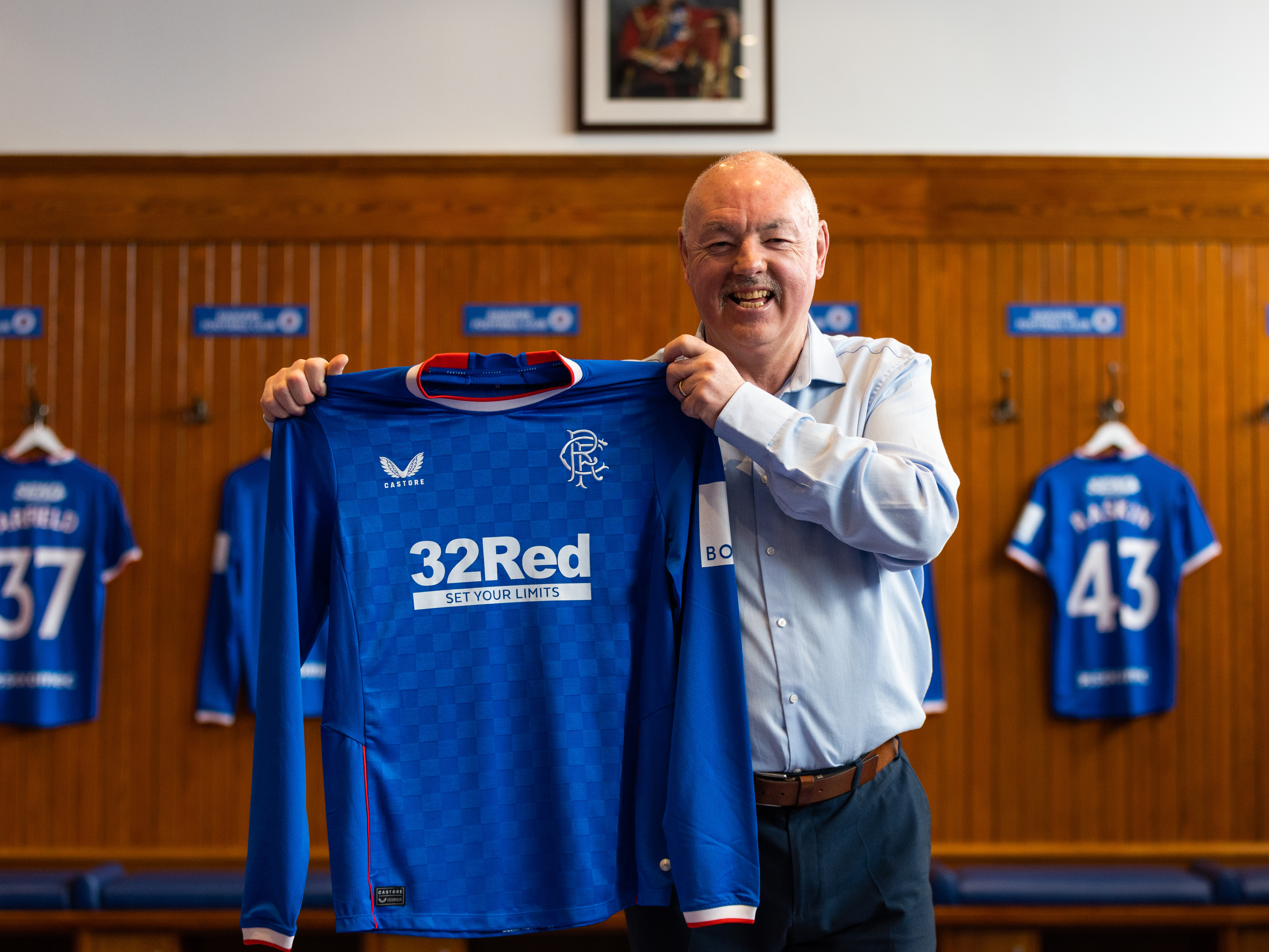 Liverpool great makes emotional visit to Ibrox and outlines one Rangers player who won’t ‘hide’ at Hampden
