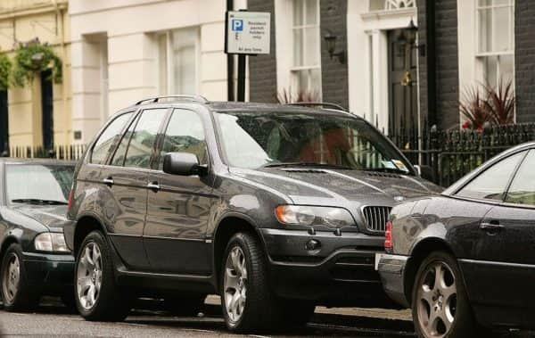 Do suburban drivers need a car 'capable of ploughing over rivers, across fields and up steep hills just to pop to the shops?' (Photo: Scott Barbour/Getty Images)