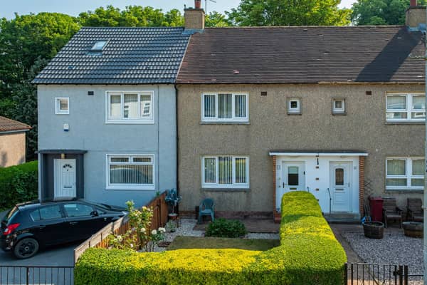 For Sale in Glasgow: Deceptively large 2-bedroom terrace with fully-enclosed gardens & upgraded heating