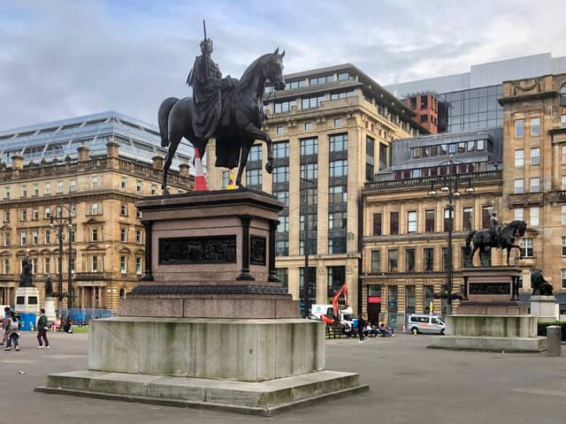 In the centre of Glasgow you will find George Square, it’s right next to Glasgow Queen Street train station. Here, you can enjoy some Scottish history as the location is embellished by statues of famous Scots including Sir Walter Scott and James Watt. You can also find other breathtaking monuments such as The Cenotaph.