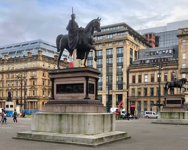 In the centre of Glasgow you will find George Square, it’s right next to Glasgow Queen Street train station. Here, you can enjoy some Scottish history as the location is embellished by statues of famous Scots including Sir Walter Scott and James Watt. You can also find other breathtaking monuments such as The Cenotaph.