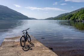 The path is 28km / 17miles, connecting Balloch and Tarbet. Of course, you can cycle in either direction. However, this guide is using Balloch to Tarbet (south to north) direction to describe the route. We have many guides about Balloch, including visiting the village, Maid of the Loch and its Country Park, the only one in the National Park. NCN7 Lochs and Glens Way also pass the start of the West Loch Lomond Cycle Path, and you can go in the direction of Glasgow or Drymen.