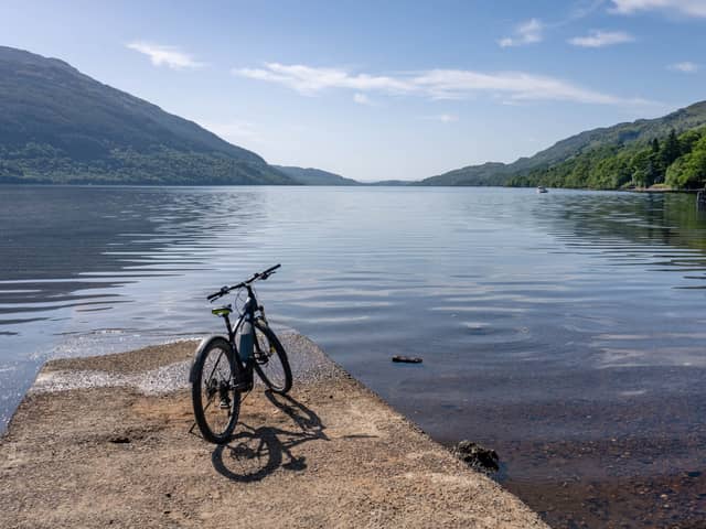 The path is 28km / 17miles, connecting Balloch and Tarbet. Of course, you can cycle in either direction. However, this guide is using Balloch to Tarbet (south to north) direction to describe the route. We have many guides about Balloch, including visiting the village, Maid of the Loch and its Country Park, the only one in the National Park. NCN7 Lochs and Glens Way also pass the start of the West Loch Lomond Cycle Path, and you can go in the direction of Glasgow or Drymen.