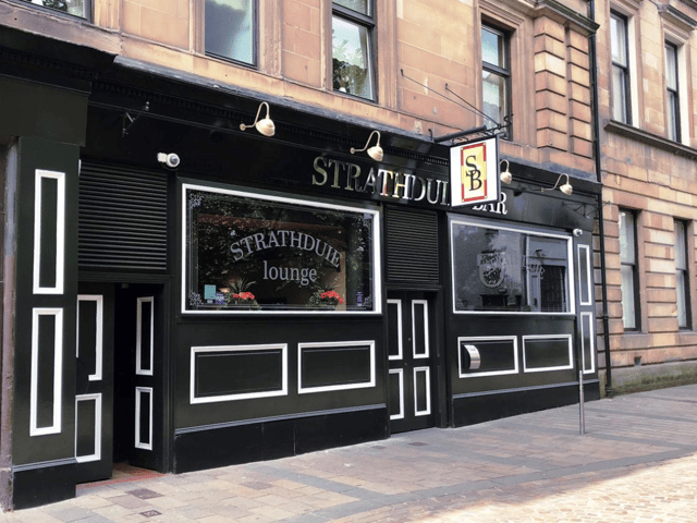 The Starthduie is a traditional old school pub in the Merchant City, a short walk from High Street