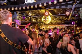 Wunderbar is one of the most popular spots for live music in Glasgow. There is no shortage of great bars and pubs across the city who have live music on at the weekend.  