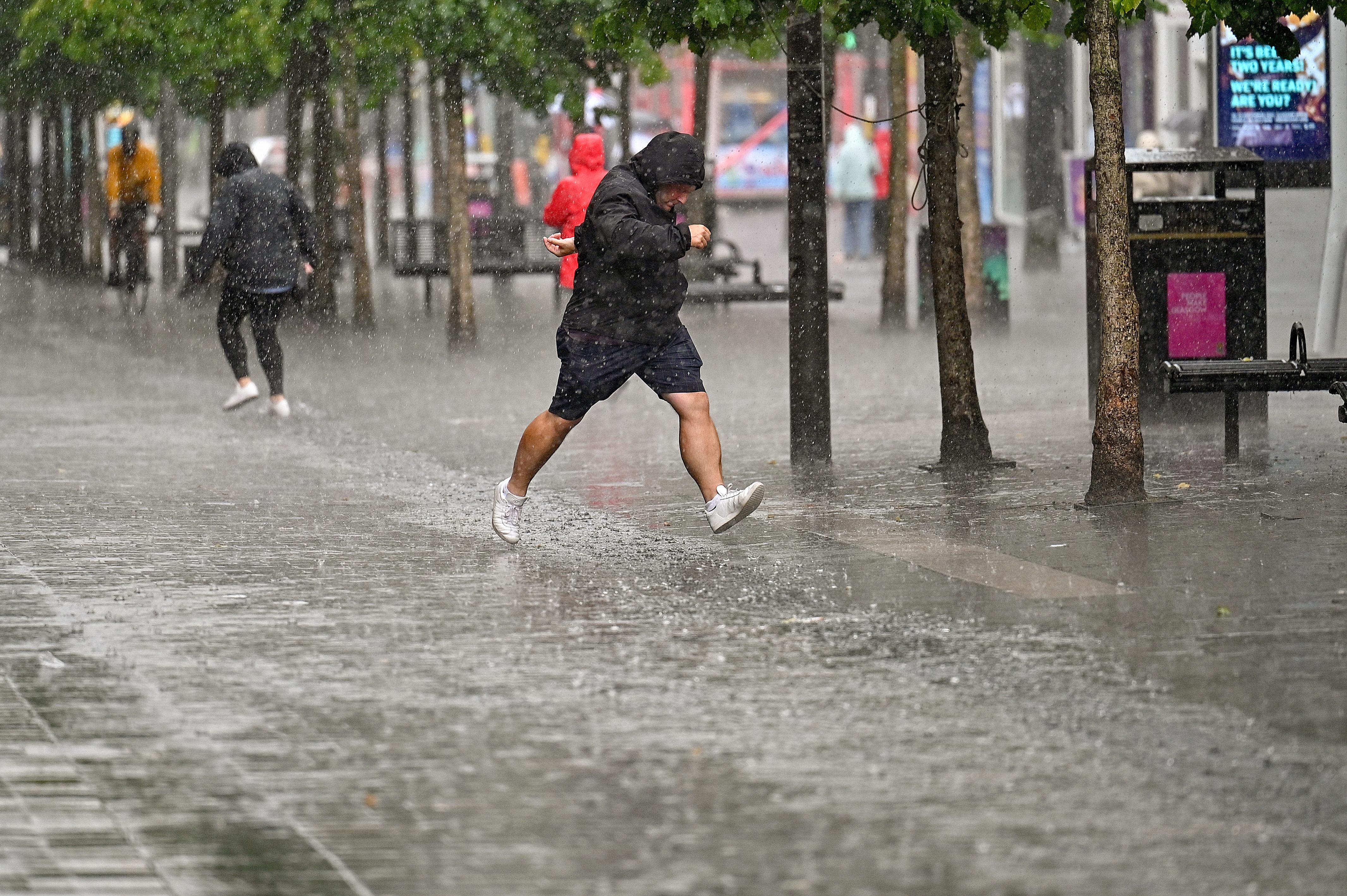 Met Office forecast mixed weather for May bank holiday in Glasgow - Vimarsana News