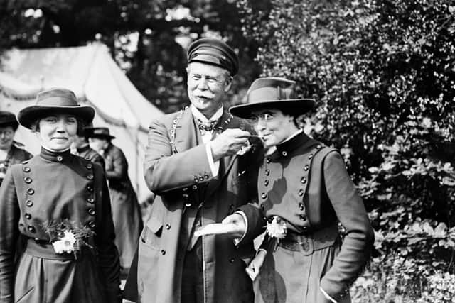 Grocery magnate, philanthropist and yachtsman Sir Thomas Lipton  American nurses during their visit to his home in Southgate, London. 