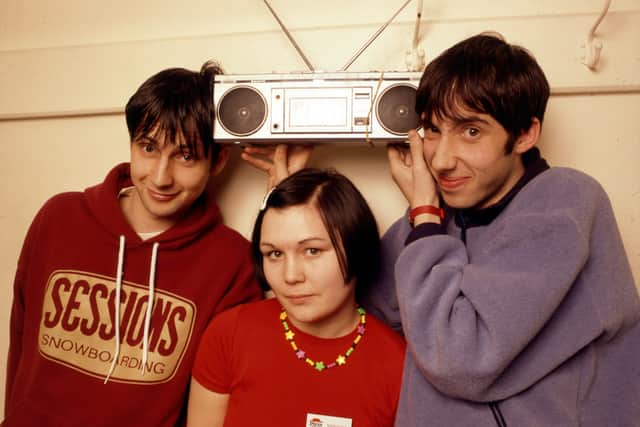 Scottish indie band Bis, group portrait, London, United Kingdom, 1995. Line-up includes Steven Clark, John Clark (John Disco) and Amanda Mackinnon (Manda Rin). (Photo by Martyn Goodacre/Getty Images)