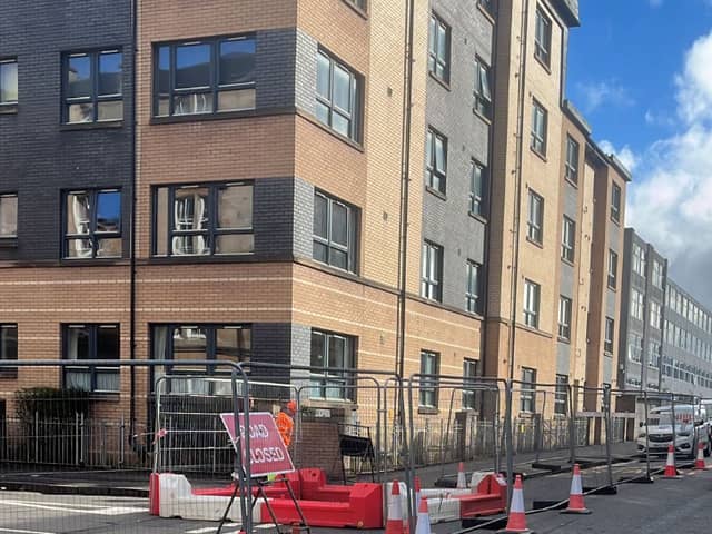From today, Thursday 4 April, Brechin Street has been shut at its junction with Kent Road. A
stretch of approximately 30 metres of Brechin Street will be inaccessible to vehicular traffic.
Pedestrian access will be maintained.