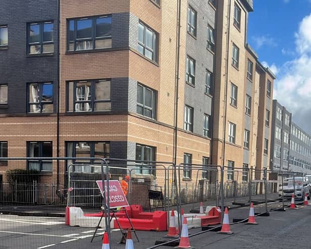 From today, Thursday 4 April, Brechin Street has been shut at its junction with Kent Road. A
stretch of approximately 30 metres of Brechin Street will be inaccessible to vehicular traffic.
Pedestrian access will be maintained.