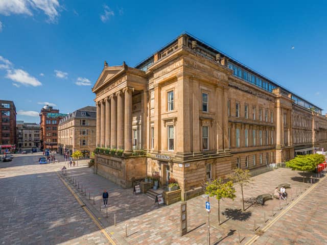 The penthouse property is found within The B listed neo-classical former Glasgow Sheriff Court Building. 