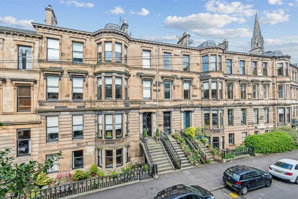 For Sale Stunning Top Floor Four Bedroom Flat On Queen s Drive For for-sale-stunning-top-floor-four-bedroom-flat-on-queen-s-drive-for