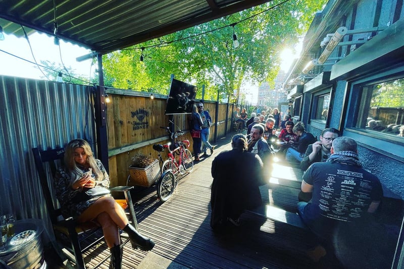 Saint Luke’s is the perfect place to stop by before heading to TRNSMT. They have a terrific beer garden space and a great range of food and drinks with it only being a stone’s throw away from Glasgow Green. 17 Bain St, Glasgow G40 2JZ.
