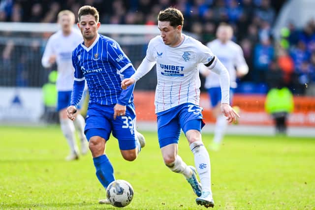 Rangers' Scott Wright gets away from St Johnstone's David Keltjens