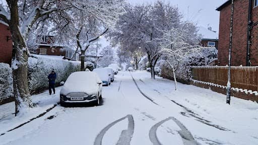 Sheffield has woken up to snow this morning.