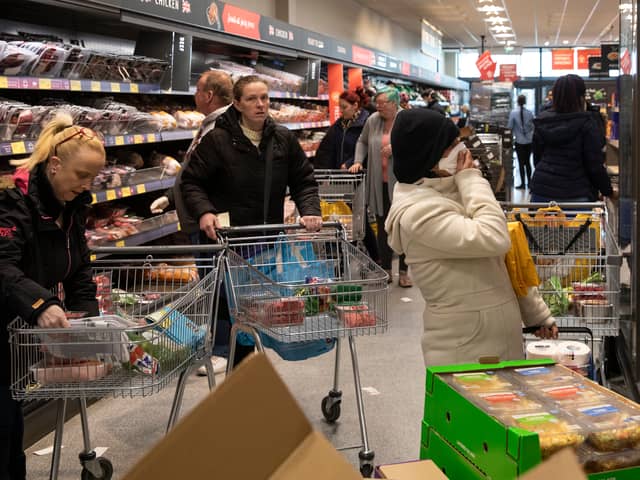 Shoppers in an Aldi supermarket in March 2020 (Photo: Dan Kitwood/Getty Images)