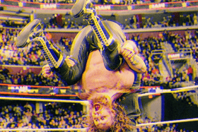 WWE fans watching Raw on Netflix overnight all experienced the same technical issues during while watching the episode live.