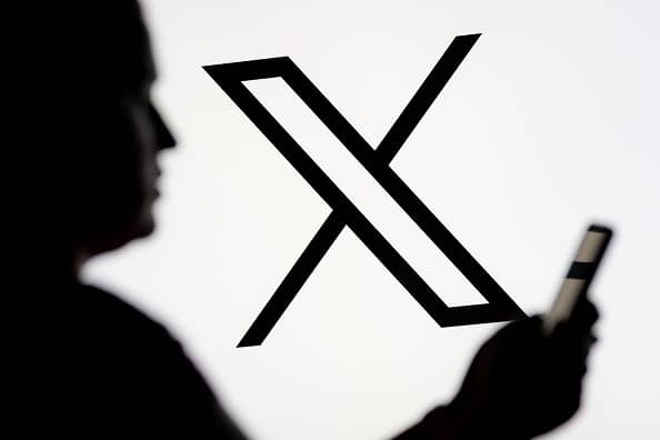 DownDetector has recently seen a huge spike in problems with major apps including Twitter and Facebook. (Photo: SOPA Images/LightRocket via Getty)