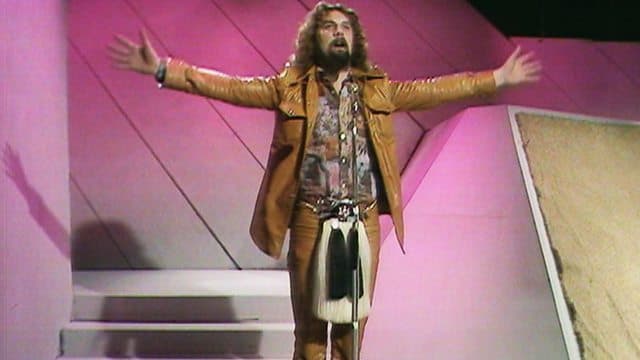 Dwarf Bus 12 of our all-time favourite Billy Connolly jokes and hilarious one-liners