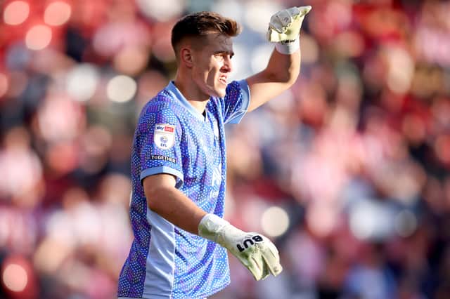 Goalkeeper is planning Manchester United escape route.