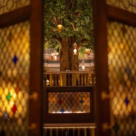Inside, the historic grandeur of the former banking hall meets the glamour of The Ivy, with striking interiors, bespoke artwork and design details creating two distinctly different spaces for each restaurant.