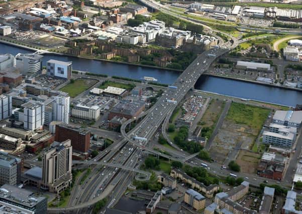 The Kingston Bridge normally carries around 155,000 vehicles per day.