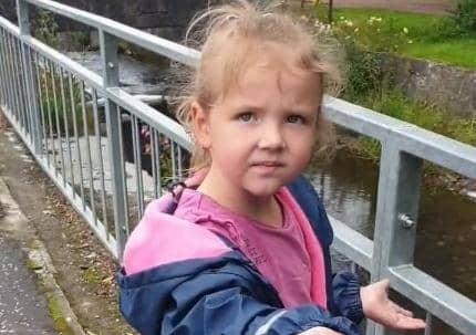 Caylie McKenzie from Kilsyth was furious after spotted rubbish dumped in the Garrel Burn